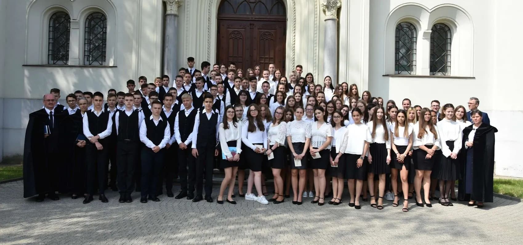 "Én Istenem!" - 104 fiatal tett konfirmációs fogadalmat - Nyíregyháza-Városi Református Egyházközség, 2022. május 15.