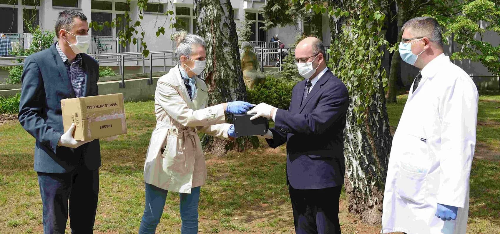 Két darab ózongenerátort adományozott egy cég a nyíregyházi Szivárvány Idősek Otthonának - Nyíregyháza-Városi Református Egyházközség, 2020. május 16.