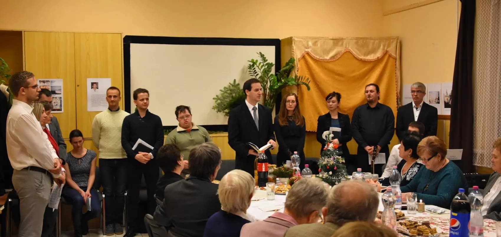 Fiatal felnőttek szolgálata a Nyíregyházi Szívklubban - Nyíregyháza-Városi Református Egyházközség, 2018. december 12.