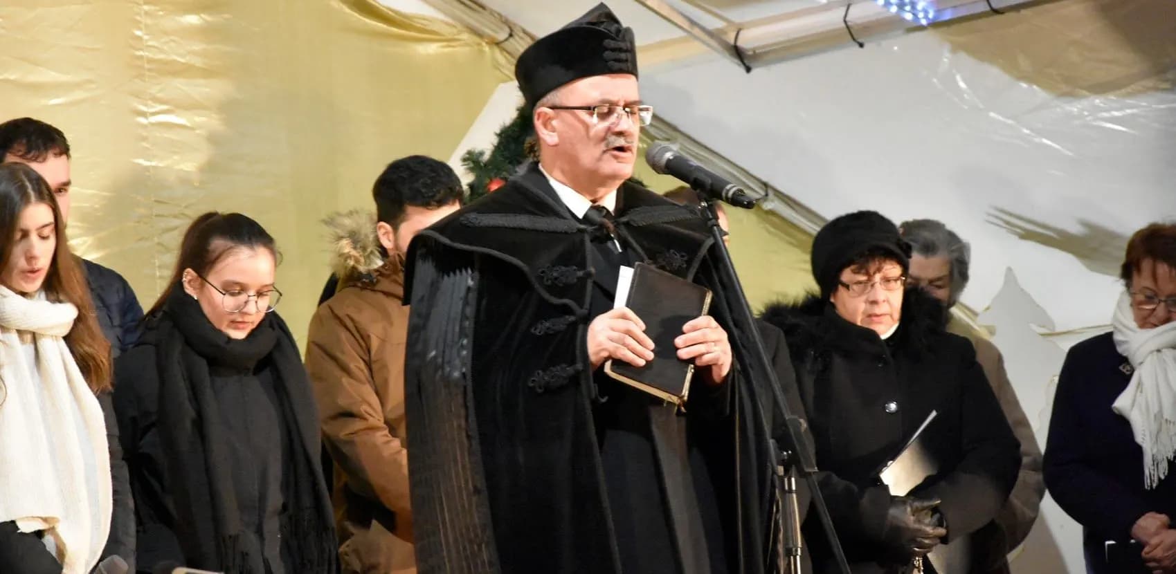 Adventi gyertyagyújtás a Kossuth téren