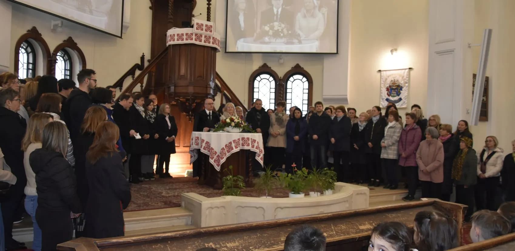 Imádság az oktatás-nevelés, kultúra, művészet és sport területén dolgozókért - 2026. április 4.