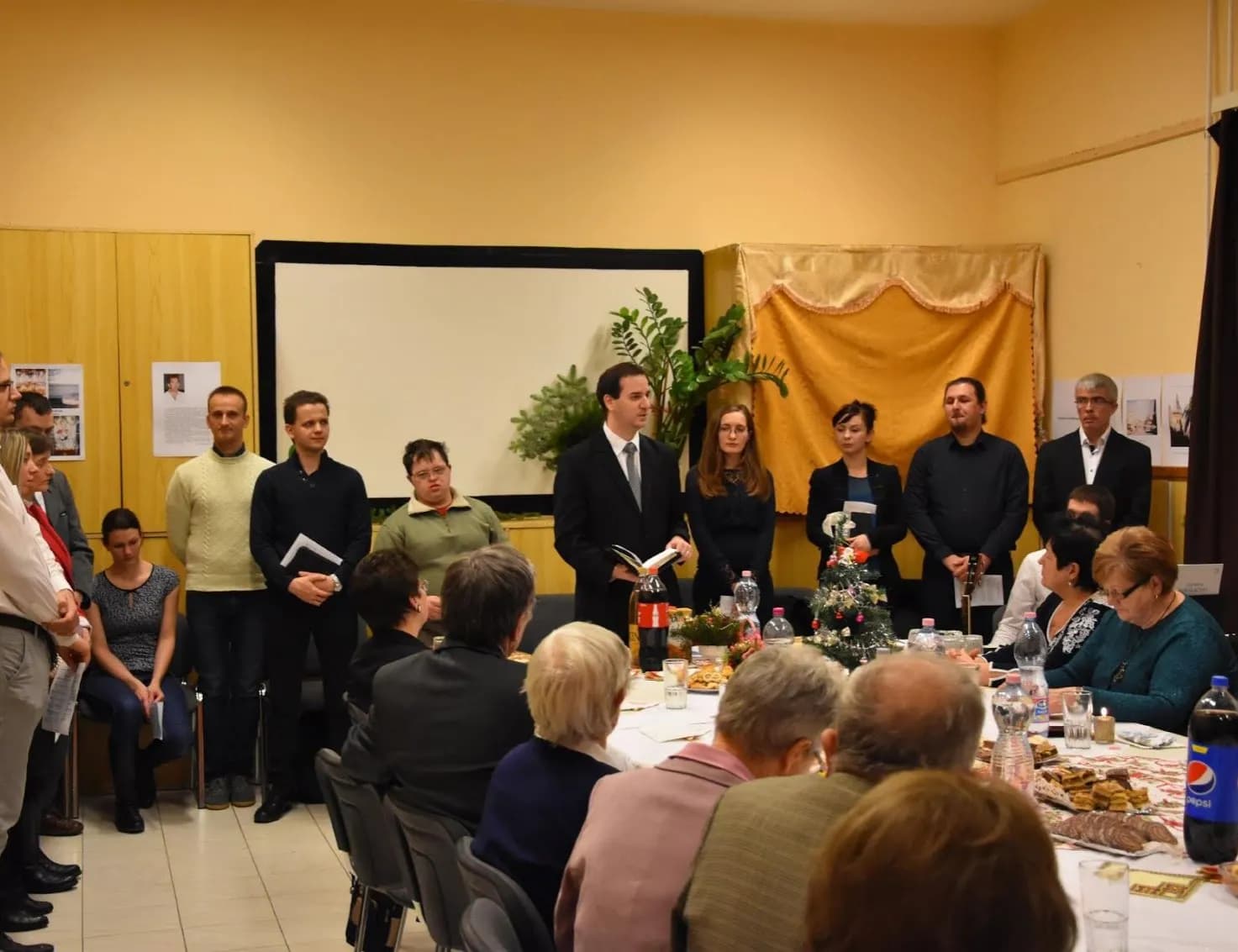 Fiatal felnőttek szolgálata a Nyíregyházi Szívklubban - Nyíregyháza-Városi Református Egyházközség, 2018. december 12.