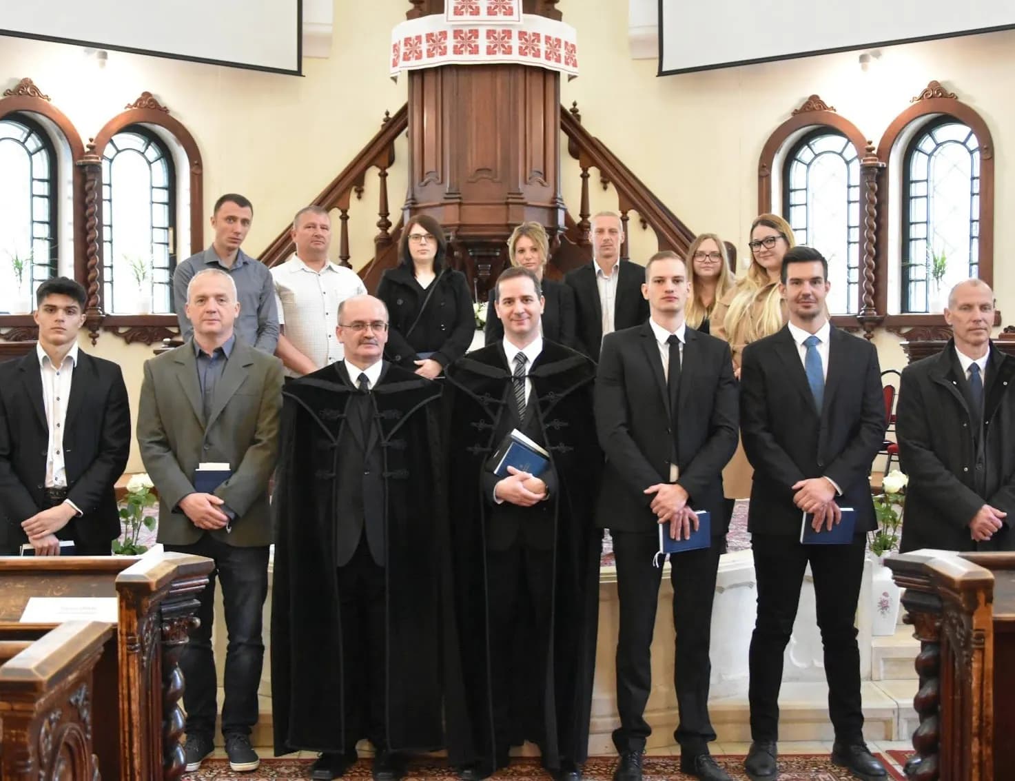 "Tagjaitok az igazság fegyvereiként szolgáljanak Istennek!" - Felnőttek keresztelése és konfirmációja - Nyíregyháza-Városi Református Egyházközség, 2022. május 1.