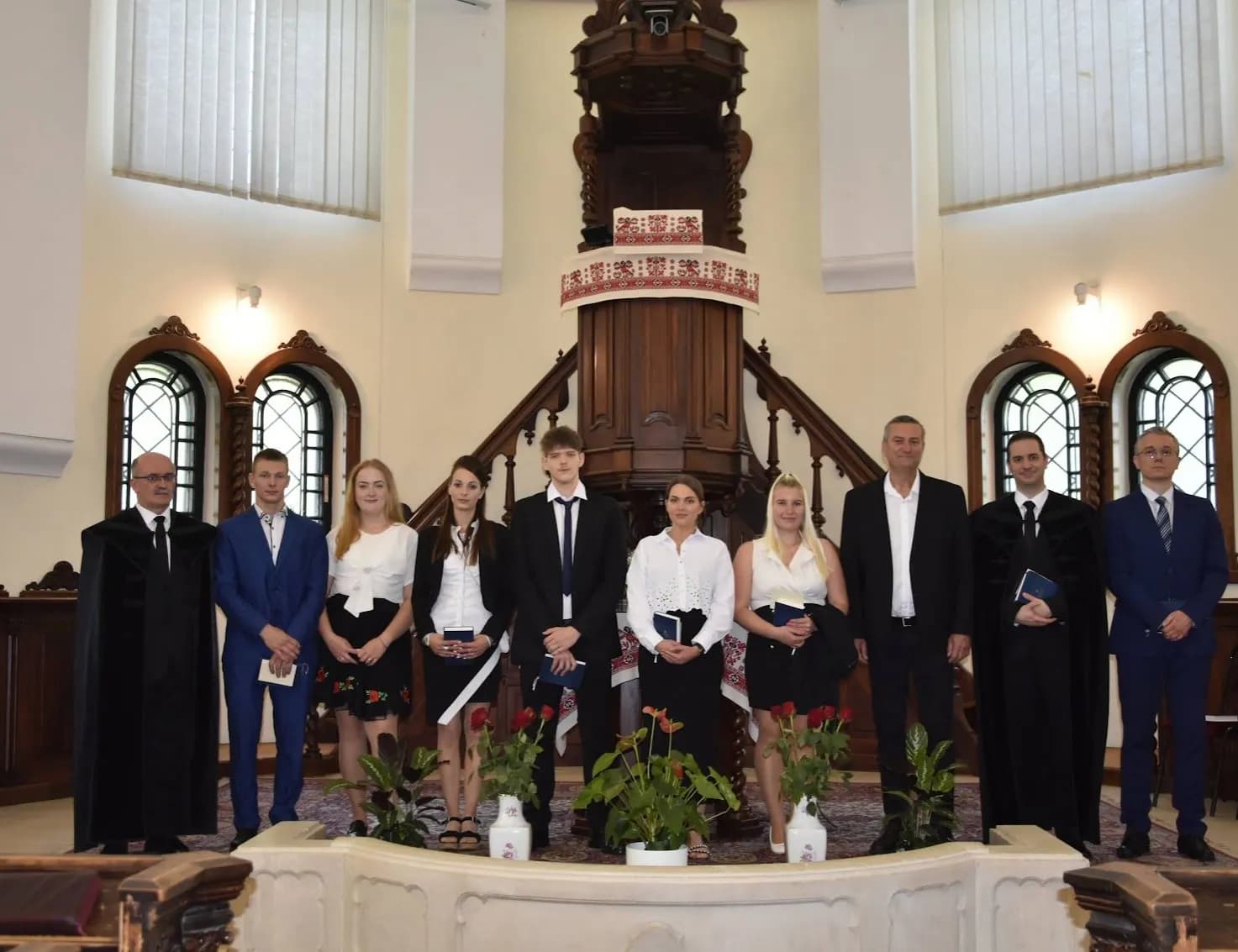 Felnőttként keresztelkedtek és tettek konfirmációs fogadalmat - Nyíregyháza-Városi Református Egyházközség, 2024. május 28.