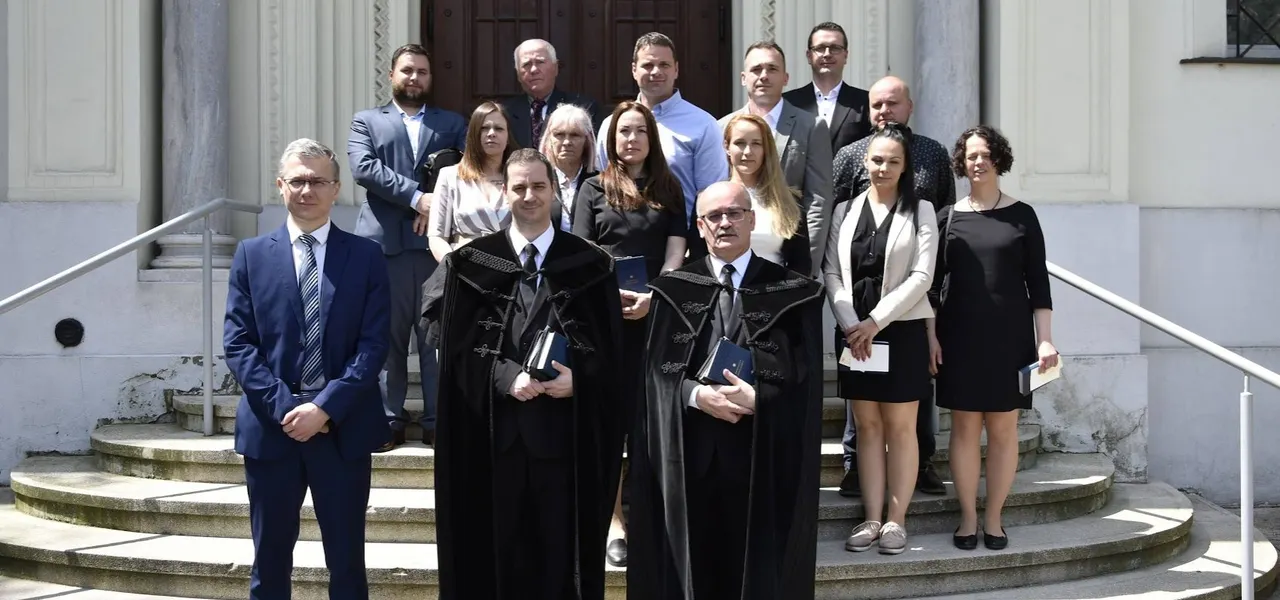A kegyelemtől indulunk el az újjászületésig. - Felnőttek konfirmáltak gyülekezetünkben - Nyíregyháza-Városi Református Egyházközség, 2023. május 22.