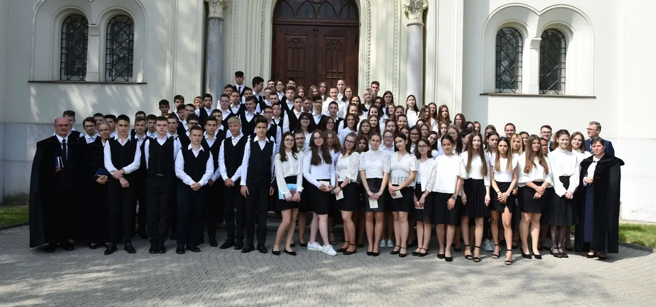 "Én Istenem!" - 104 fiatal tett konfirmációs fogadalmat - Nyíregyháza-Városi Református Egyházközség, 2022. május 15.