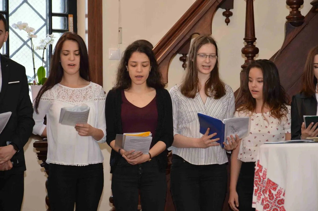 Ifisek bemutatkozása az istentiszteleten - 4. kép