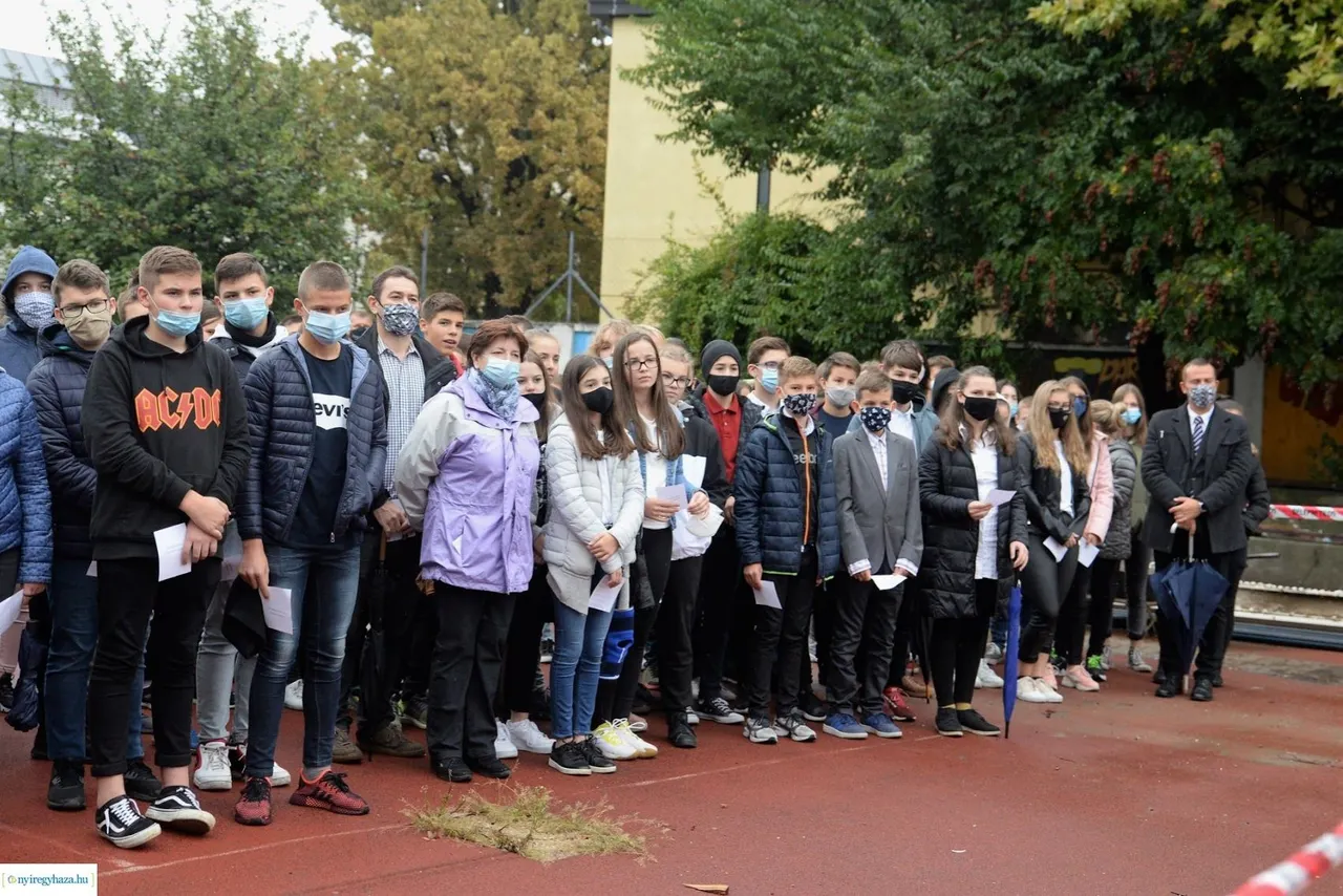 Alapkőletétel: a Jókai új épületszárnya - 8. kép