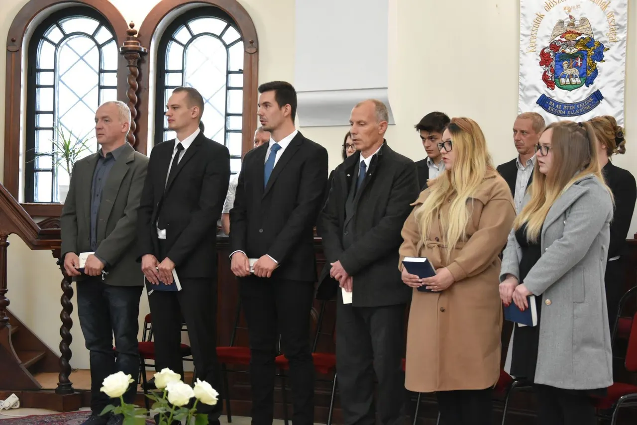 Felnőttek keresztelése és konfirmációja - 5. kép