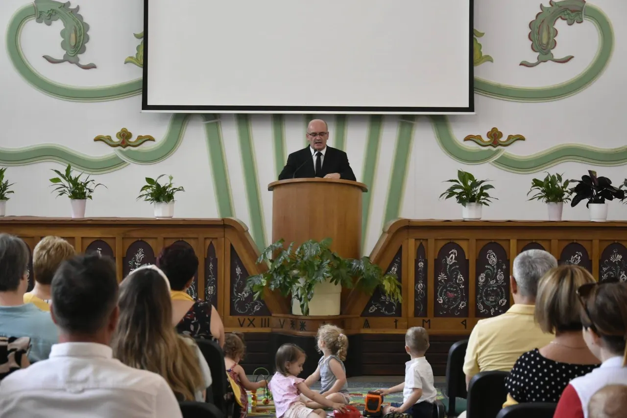  Kiállításmegnyitó és bölcsődei találkozó - 11. kép