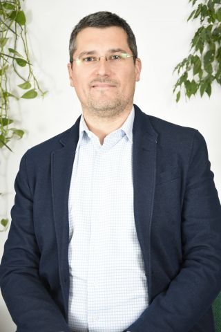 Dr. Gulácsi Tamás Dr. Gulácsi Tamás