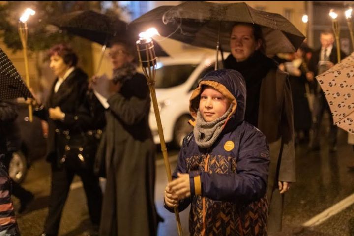 Egyedül hit által üdvözülünk - Fáklyás felvonulás Nyíregyházán a reformáció emlékünnepén
